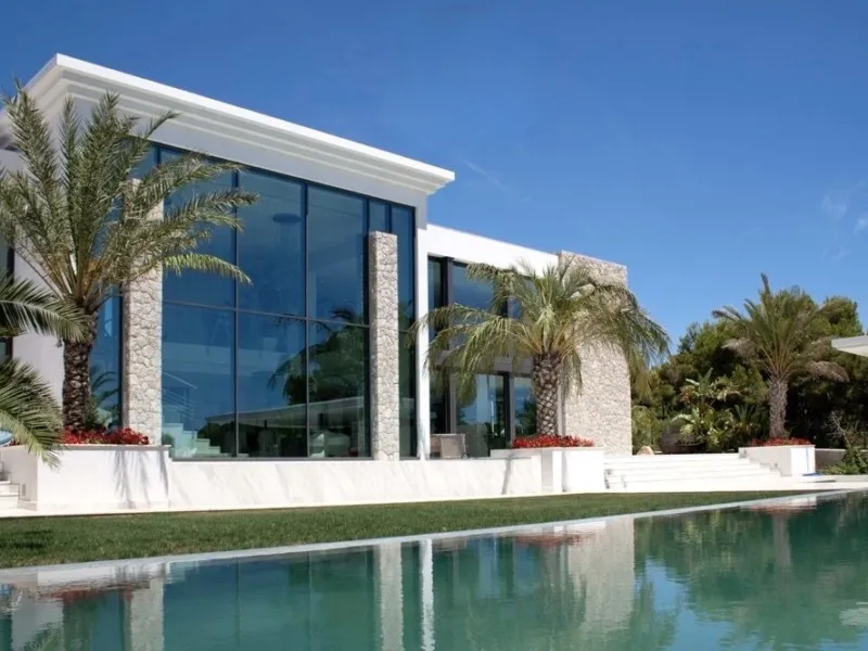 Timeless Villa with Large Plot in a Privileged Location of Nova Santa Ponsa - Santa Ponca - 4 Bedrooms, 861 m² — photo 3