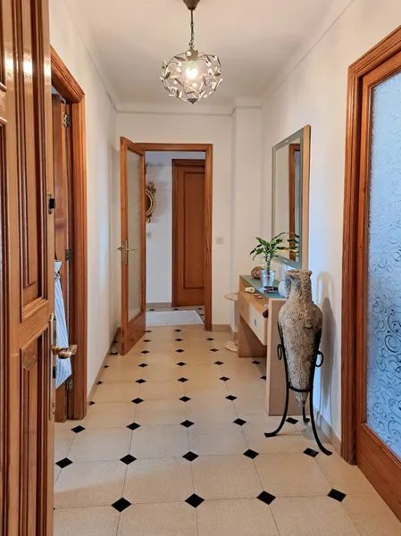 3-bedroom flat with parking and storage room, 10 mi ... — photo 8