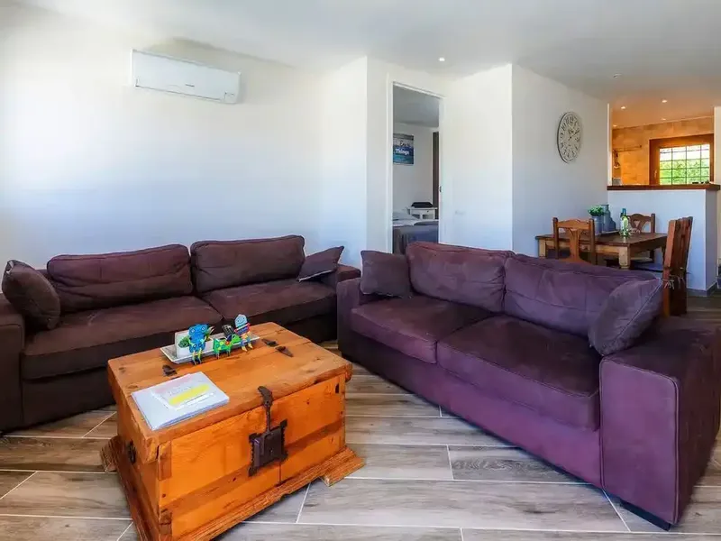 El Apartamento está situado en el corazón del pueblo de Cala D'Or, en la planta baja elevada de un complejo de apartamentos. El alojamiento  — photo 9
