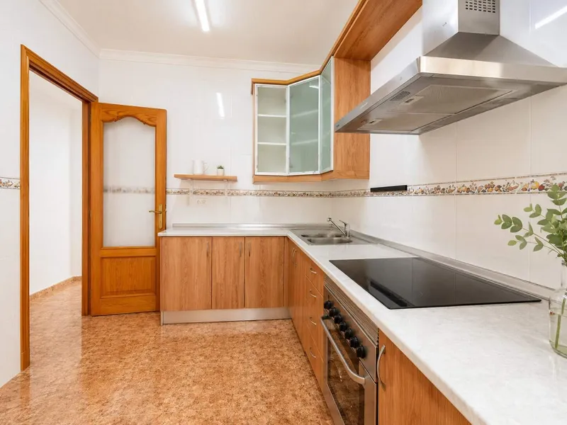 90m² apartment with 4 rooms, bathroom and balcony for sale — photo 3