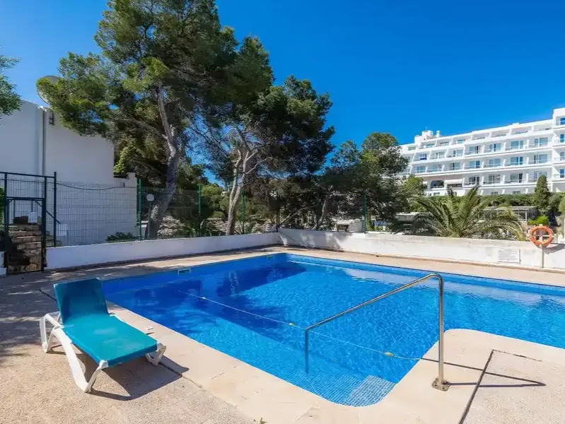 El Apartamento está situado en el corazón del pueblo de Cala D'Or, en la planta baja elevada de un complejo de apartamentos. El alojamiento  — photo 2