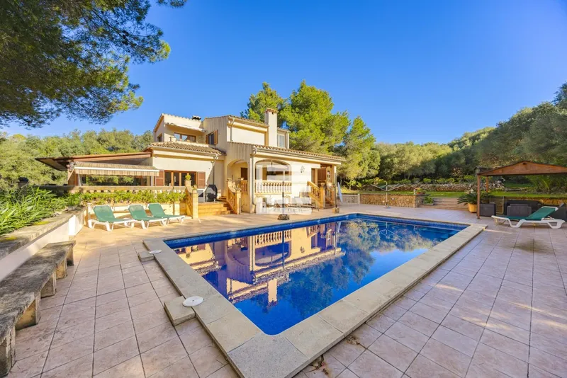 Charming Mediterranean estate with a house and swimming pool for sale in Alcúdia, Mallorca — photo 2
