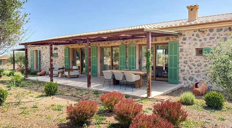 Modern architectural villa for sale in Capdepera — photo 1