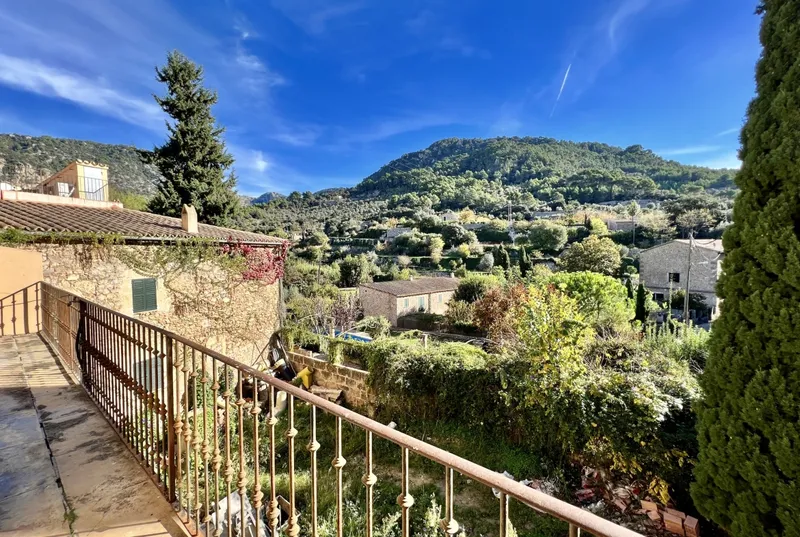 Detached house with renovation project in Valldemossa — photo 11