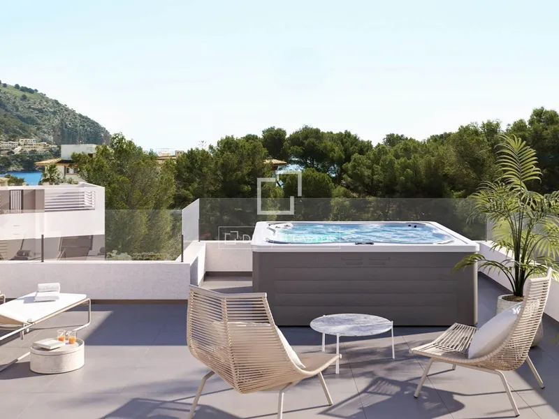 195m² apartment with 82m² terrace for sale in Canyamel — photo 1
