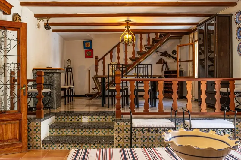 Located in the privileged enclave of Binibona, at the foot of the Sierra de Tramuntana, this unique property stands out for its character — photo 8