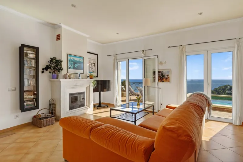 Elegant sea-view villa with pool and holiday license in Canyamel — photo 6