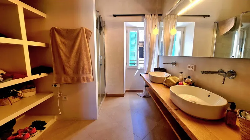 Townhouse with pool — photo 2