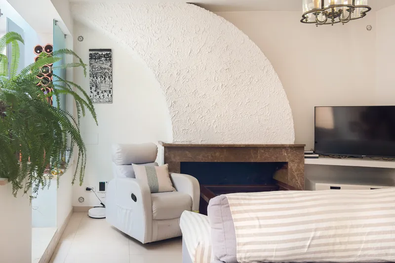 Investment property: multi-family house with versatile uses and expansion potential — photo 5