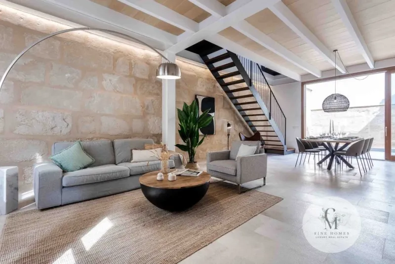 Contemporary elegance with traditional essence, pool and garage in the heart of Pollença — photo 1