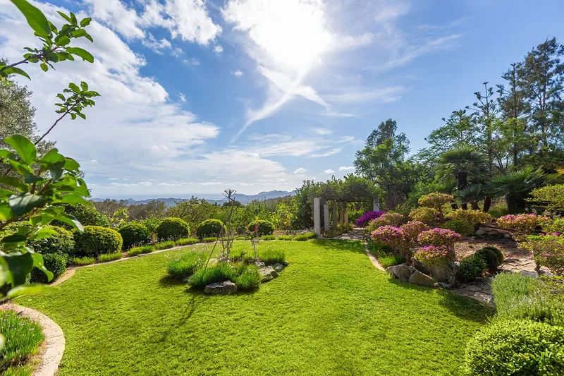 Impressive estate with spectacular views — photo 4