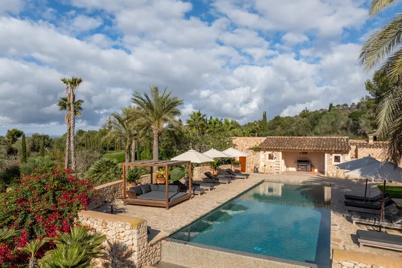 Idyllic country house property with sea views in Santanyi — photo 7