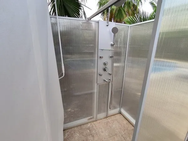 Detached house with garden and pool — photo 11
