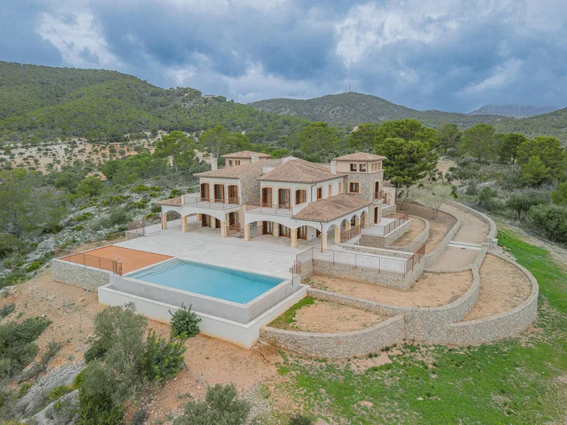 Rustic style villa — photo 2