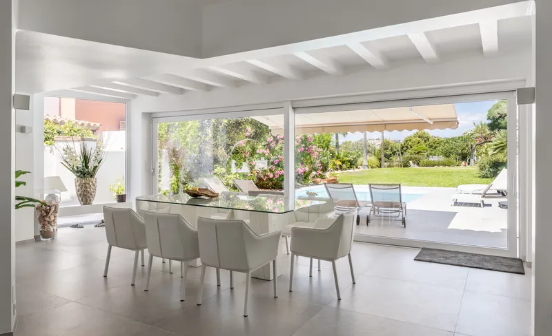 Villa in Santa Ponsa - Views over the green to the pool — photo 5