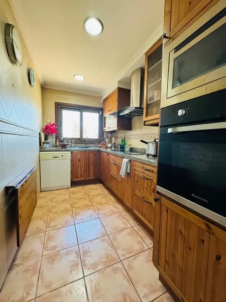 We present this fully legalized property, with grid electricity and its own well, located just 2 minutes from the center of Llucmajor, built — photo 3