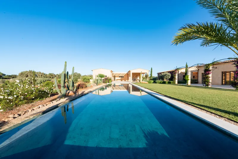 Impressive finca in Campos with enormous pool and privacy — photo 6