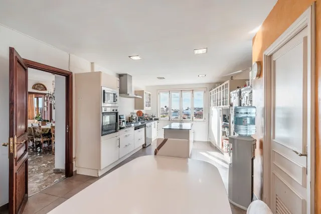Exclusive penthouse to renovate for sale in Palma, Mallorca — photo 5