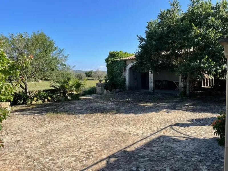 Rustic finca with stone house, surrounded by 50,000 m2 of nature and tranquility, between Algaida and Pina, 15 min from Palma. The house co — photo 3