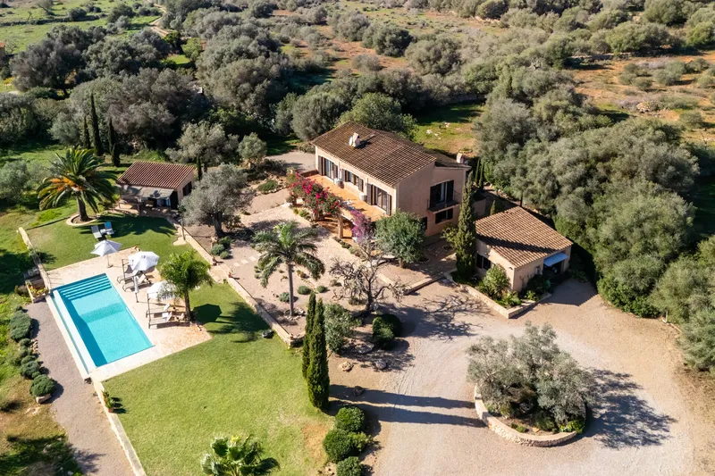 Authentic finca with tourist rental licence near Ses Salines — photo 2