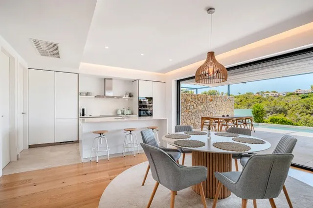 Luxury townhouse with private pool for sale in Cala Vinyes, Southwest Mallorca — photo 4