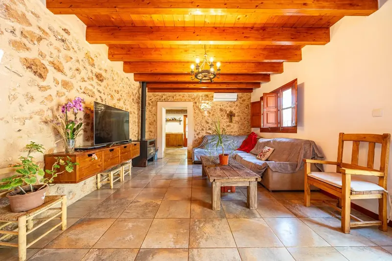 Charming country villa in Campos (Balearic Islands) on a 12,000 m2 plot with 340 m2 of built area, private pool and — photo 5