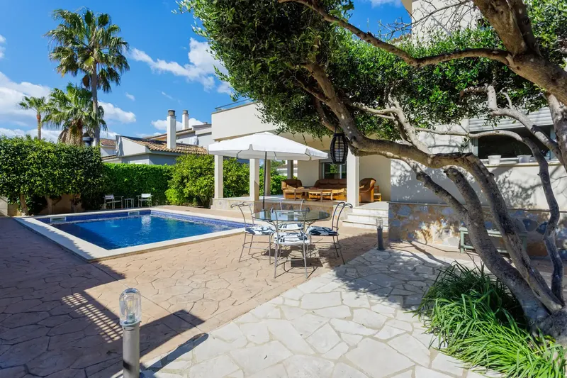 This modern detached house in Marratxí offers an exceptional blend of contemporary comfort, generous living space, and a great environment — photo 8