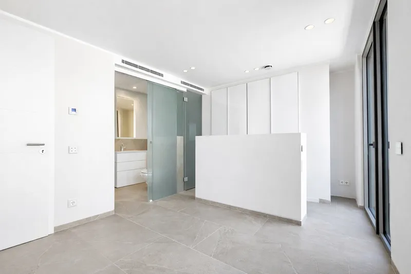 Modern Apartment with Panoramic Sea Views on the Front Line of Paseo Marítimo, Palma More — photo 7