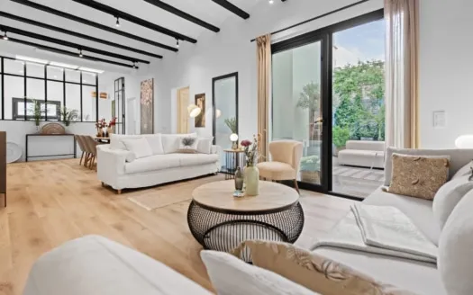 Very charming townhouse for sale in Pueblo Español, Palma — photo 1