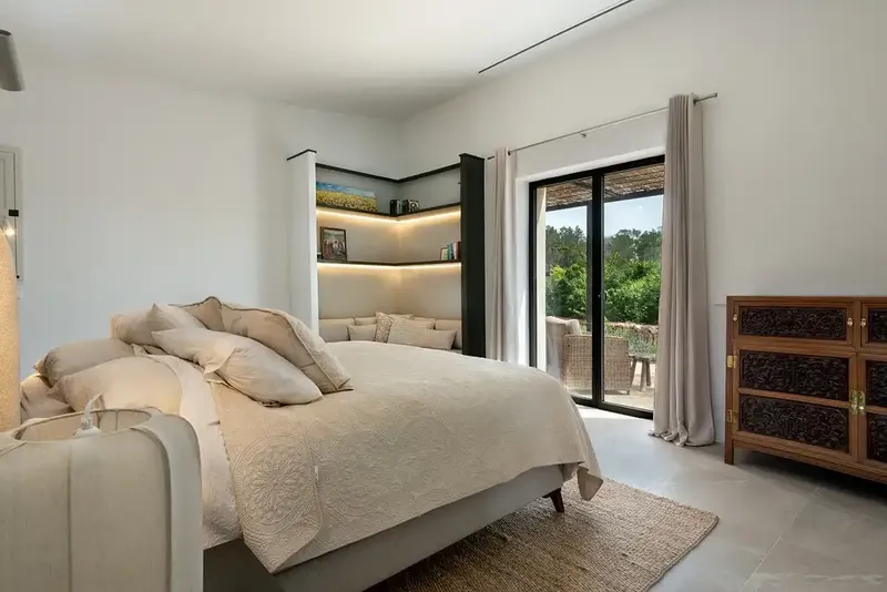 This spectacular newly built rustic estate is located on a large plot of 31,382 m² in the charming surroundings of Ruberts — photo 12