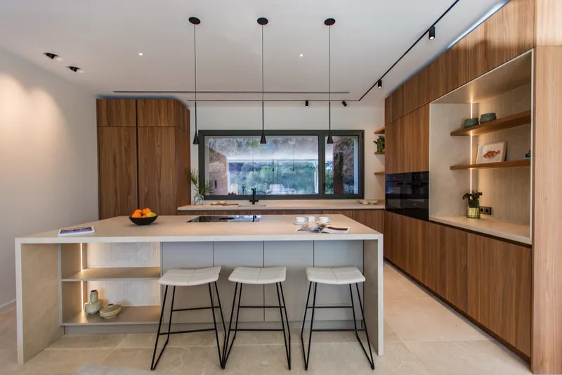 Sophisticated five-bedroom contemporary villa for sale in Port d’Andratx — photo 3