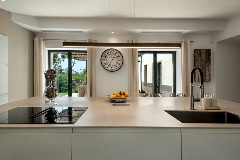 This spectacular newly built rustic estate is located on a large plot of 31,382 m² in the charming surroundings of Ruberts — photo 10