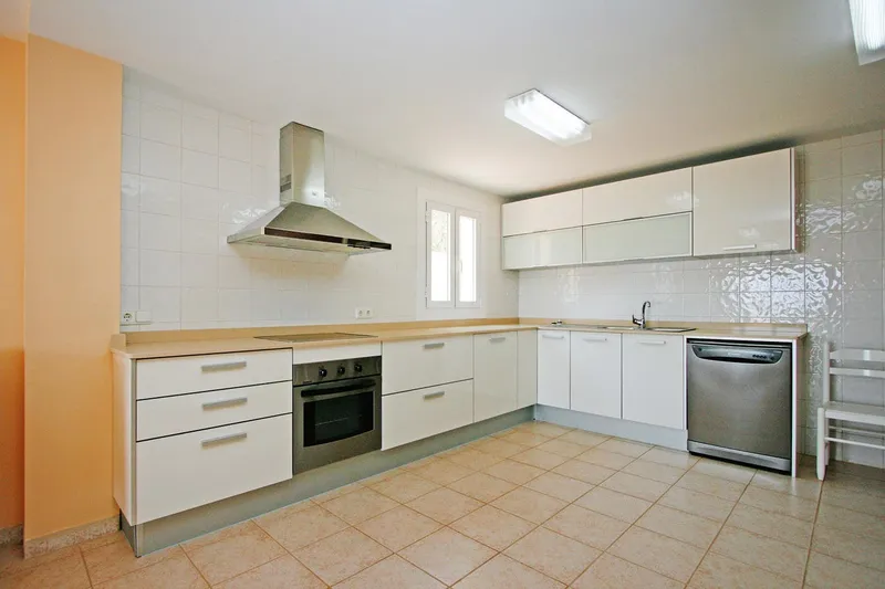 4-Bedroom Sea View Villa at 'Anchorage Hill' for Rent — photo 8
