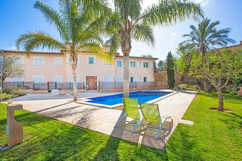 Beautiful and bright ground floor in a community with mountain views in Calvia village — photo 9