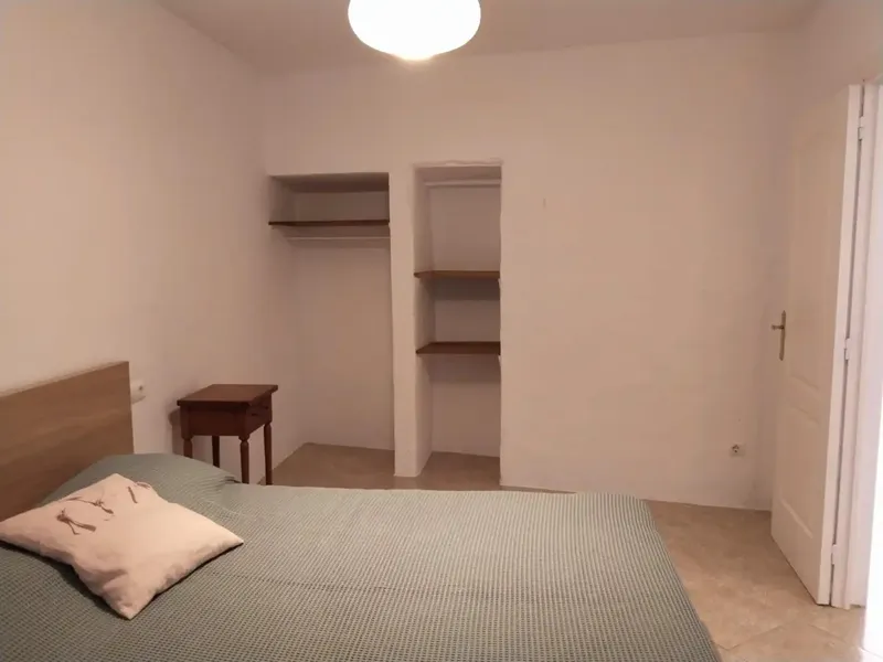 Casa en planta baja de dos alturas, con garaje con acceso directo a la casa, espaciosa y luminosa. Dispone de un cómodo salón, cocina abiert — photo 8