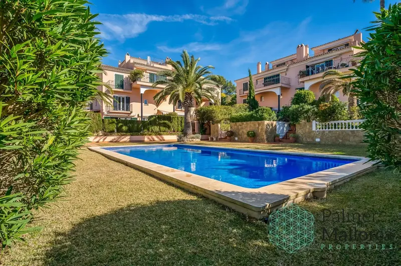A beautiful duplex apartment in a privileged location in Portal Nous - Castillo de Bendinat, within a large complex of — photo 5