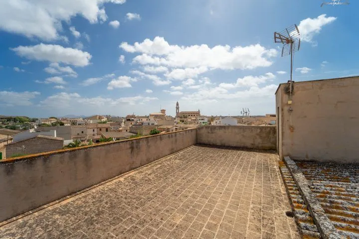 Three-storey house with views in Ses Salines — photo 1