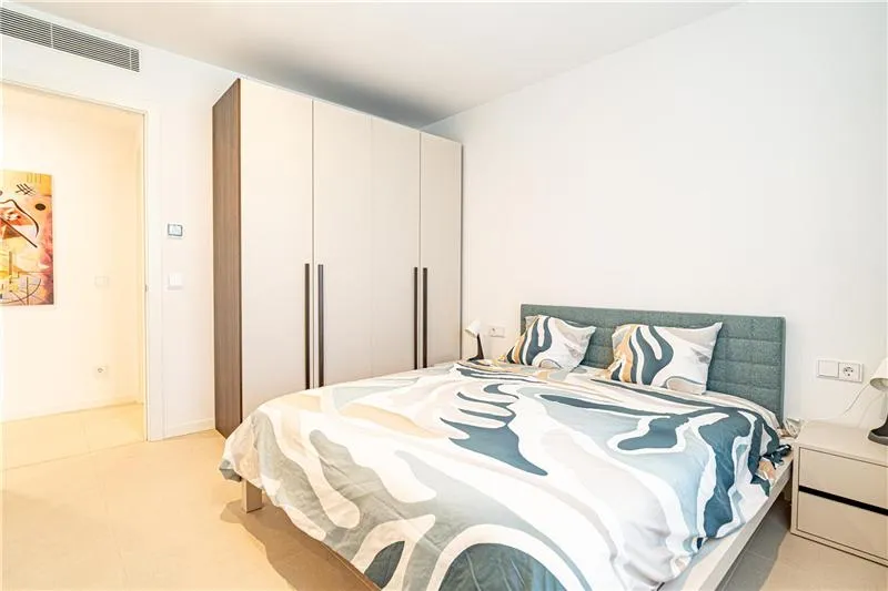 Brand new. One- and two-bedroom apartments with a terrace and swimming pool in a residential complex in Palma — photo 9
