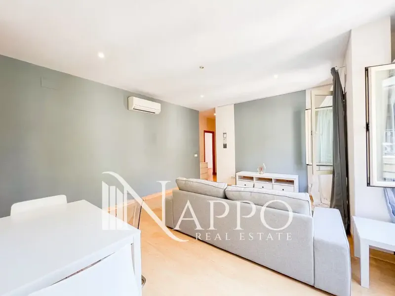 Nappo Real Estate tiene el placer de presentar este encantador piso en alquiler situado en la emblemática Plaza Major de Palma de Mallorca, — photo 5