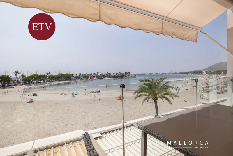 Holiday apartment on the frontline of the beach and marina — photo 1