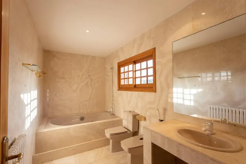 Chalet in Cala Blava with Sea Views — photo 9
