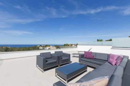 Santa Ponsa, modern villa for rent in Santa Ponsa with sea views and a spacious outdoor area — photo 6