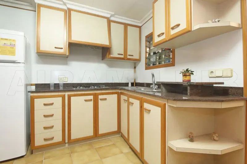 This 188 m² property on a 107 m² plot represents an exceptional opportunity in consolidated urban land for those — photo 3