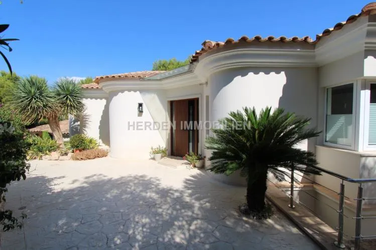 Exclusive Villa with Sea Views in Santa Ponsa, Mallorca — photo 1