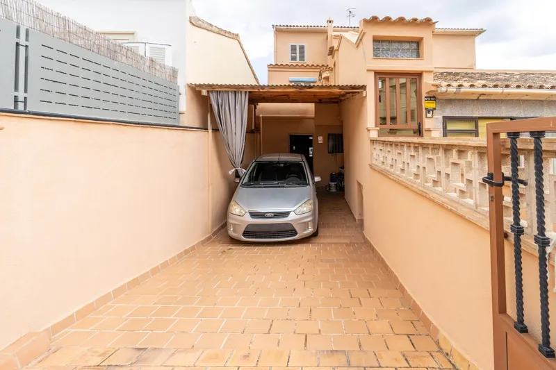Functional three-story building in Son Servera — photo 5