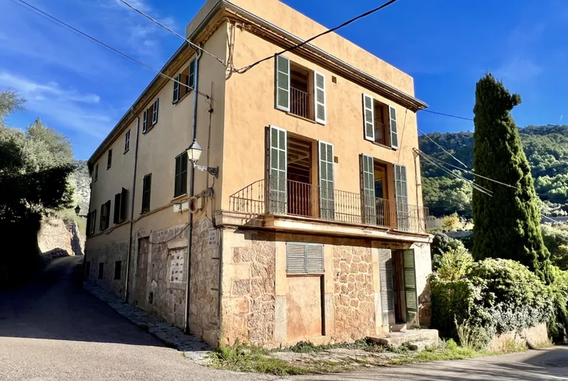 Detached house with renovation project in Valldemossa — photo 3