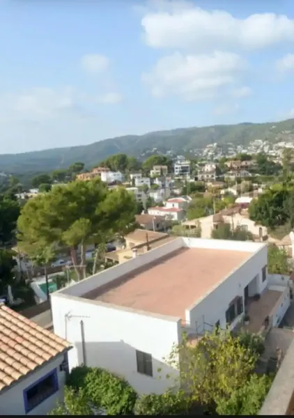 House with a total of 375 m2 built on a plot of 884 m2 in La Bonanova, Palma de Mallorca, divided into 2 apartments on the ground floor — photo 10