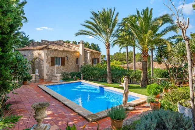 Santa Ponsa quiet location house for sale with good rental potential and easily maintained gardens — photo 1