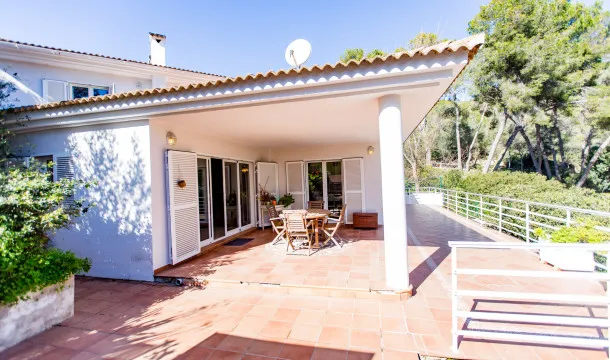 Opportunity in Portals Nous: House with Great Potential Near the Sea — photo 10