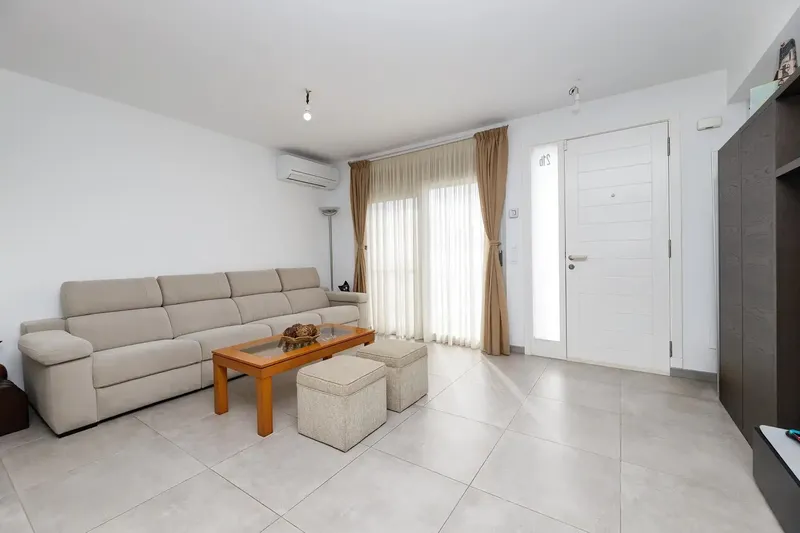 Bright townhouse with completely open views in the quiet area of Son Peretó — photo 9